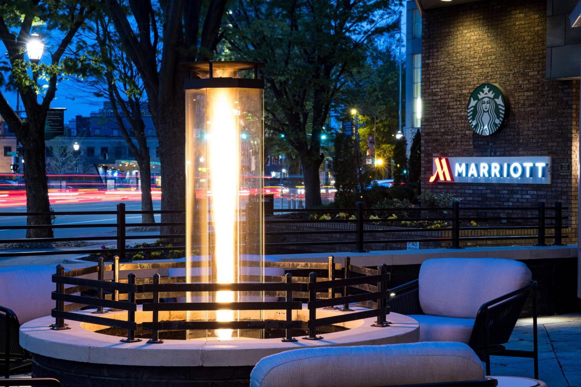 Richmond Marriott Otel Dış mekan fotoğraf